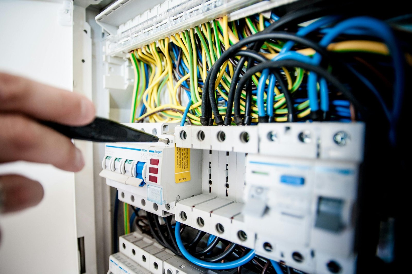 5 Bin kWh Üstü Elektrik Zammı Geri Alındı: Tüketici Hakem Heyeti EMO'nun Dilekçesini Emsal Kabul Etti